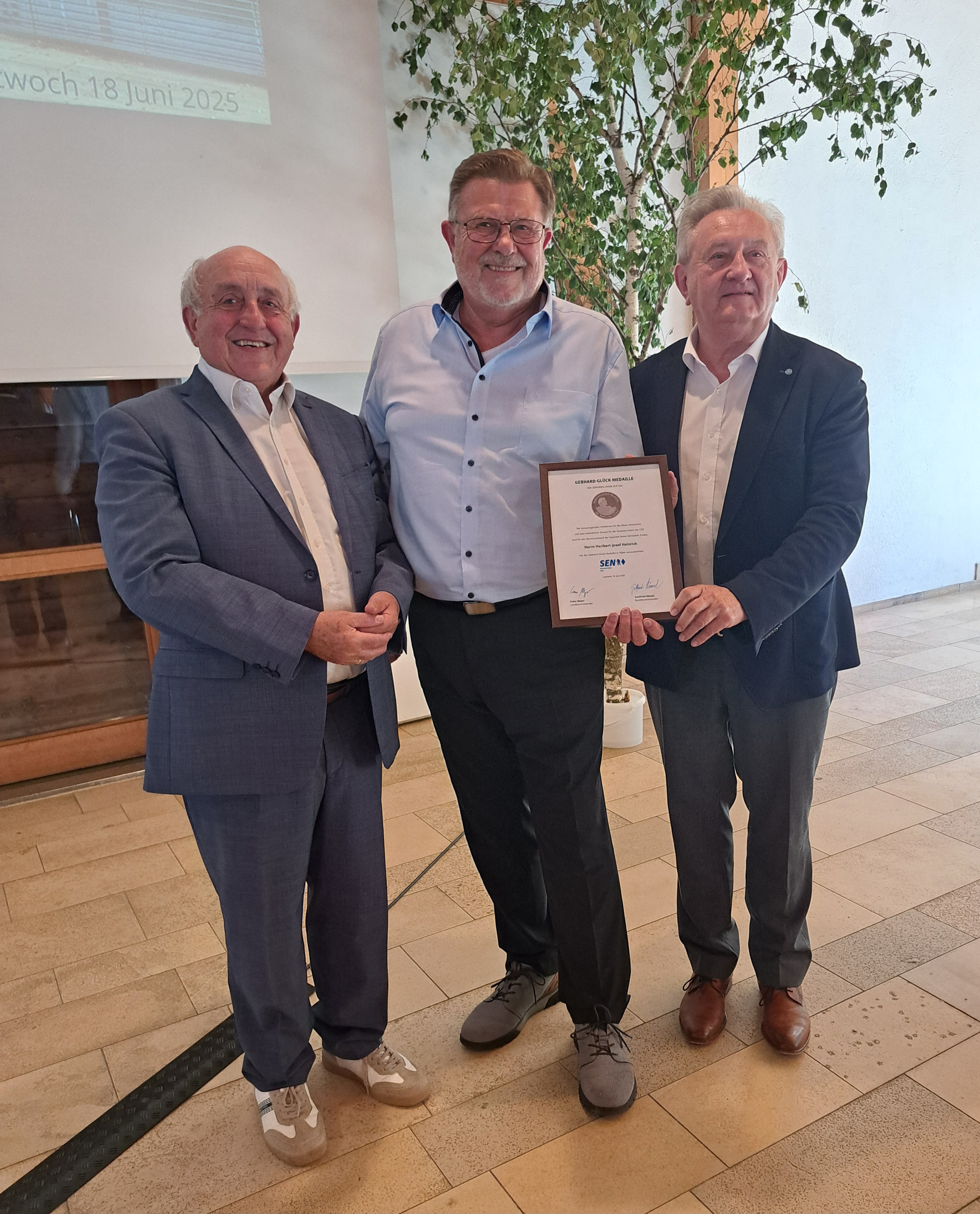 Heribert Heinrich erhaelt 2025 Gebhard Glueckmedaille Foto GHaensel