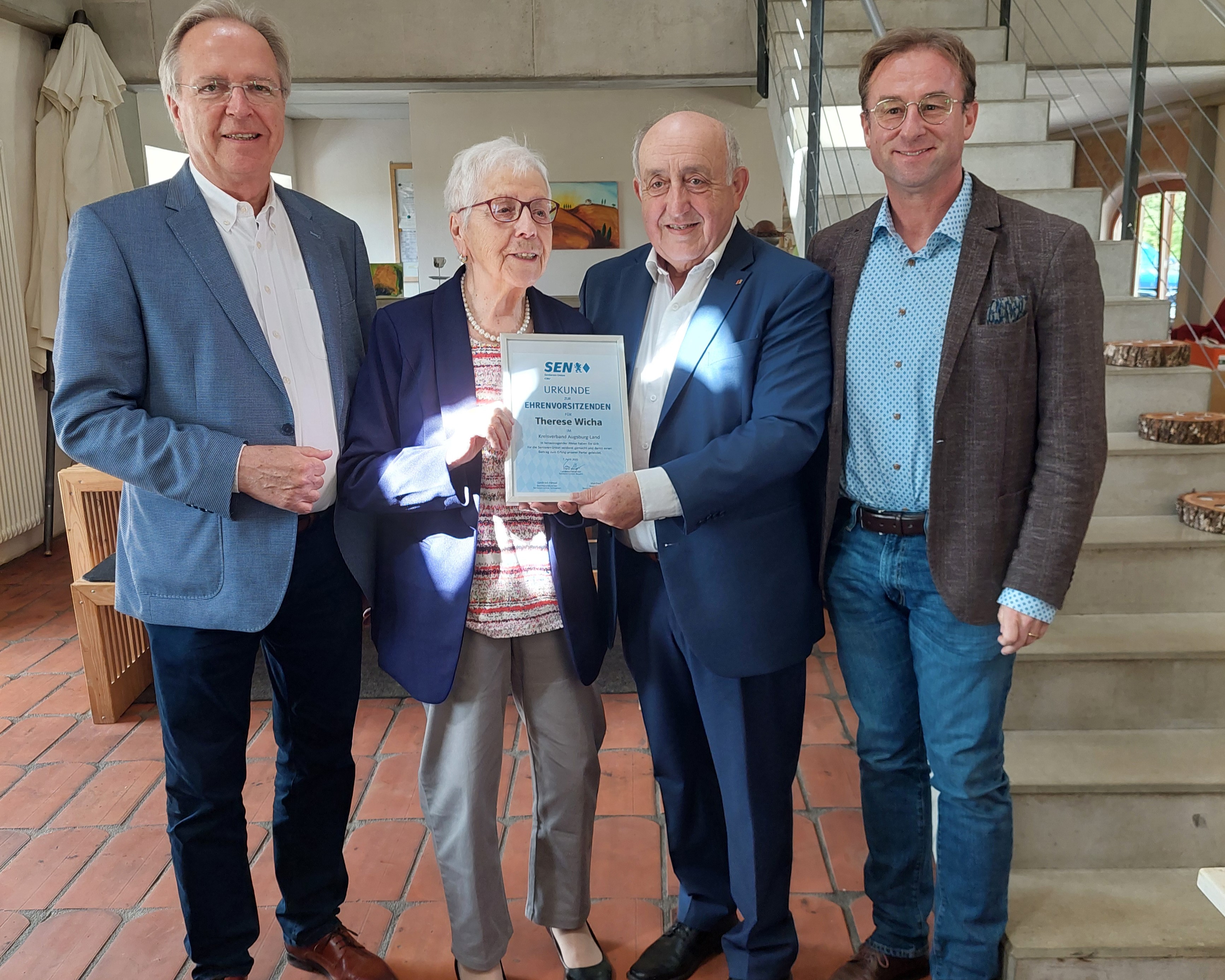 Foto mit Fr Wicha und MdL Fackler 